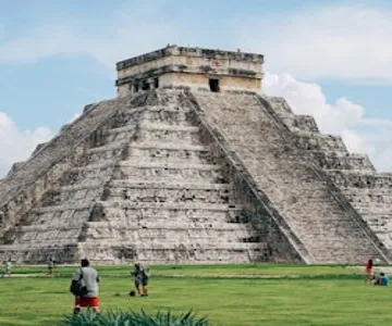 Chichén Itzá, Cenote & Valladolid: Guided Tour, Entry Ticket, Transfer + Lunch